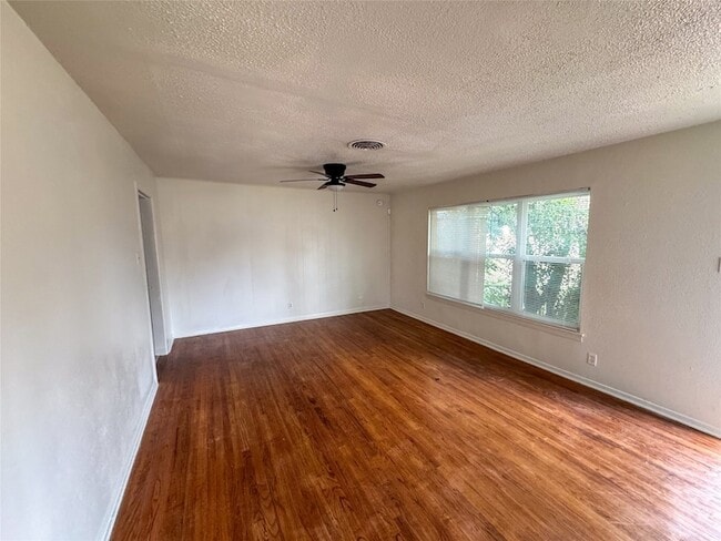 Photo - 60 Pershing Dr Unit A