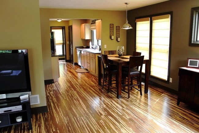 Entrada - 900 Blodgett St SE