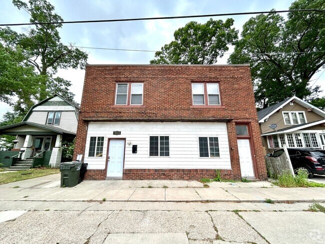 Building Photo - 1663 6th St Unit #1 Rental