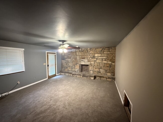 Photo - 2123 E 12th St