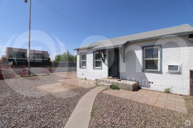 Building Photo - 1022 S Montezuma Ave Rental