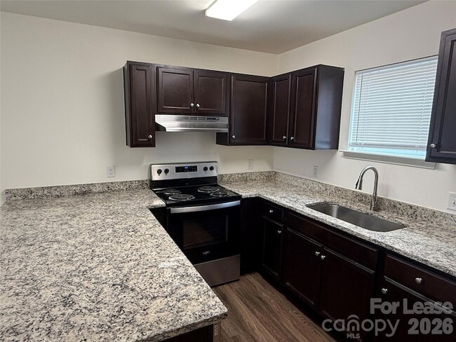 Photo - 2021 Oakdale Rd