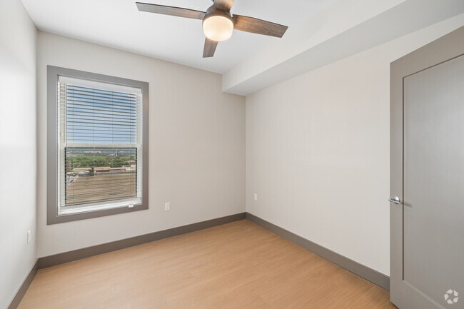 2BR, 2BA - 1,000SF - Second Bedroom