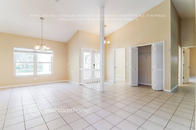 Photo - 2998 Farnham Way