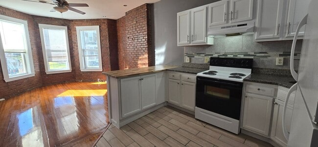 Building Photo - 45 Elberon Pl Unit 1 - 1