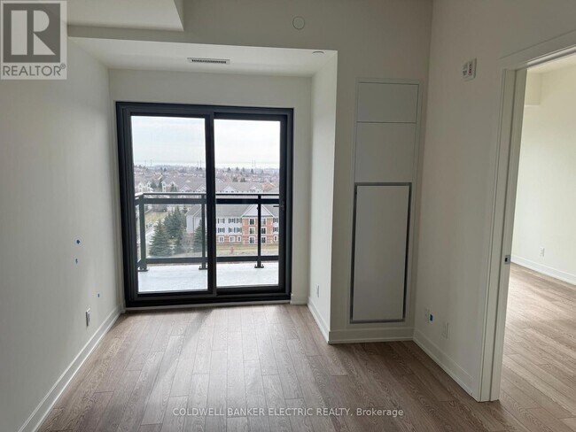 Photo - 51-805 Clarington Blvd