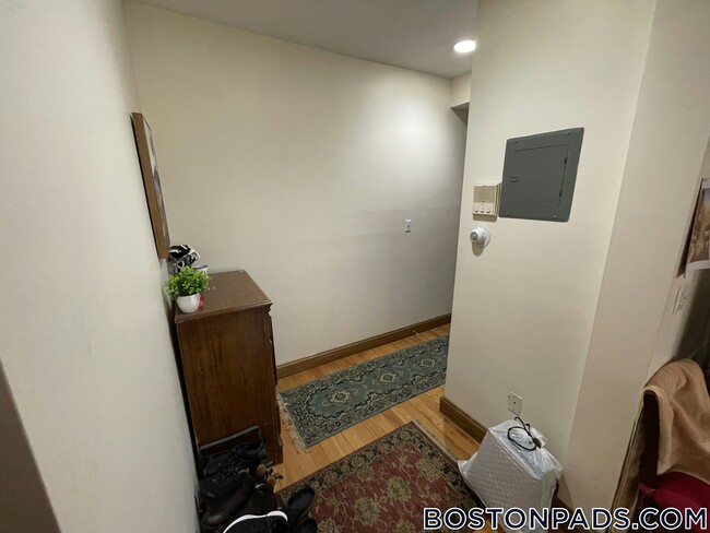 Photo - 240 Kelton St Unit 2