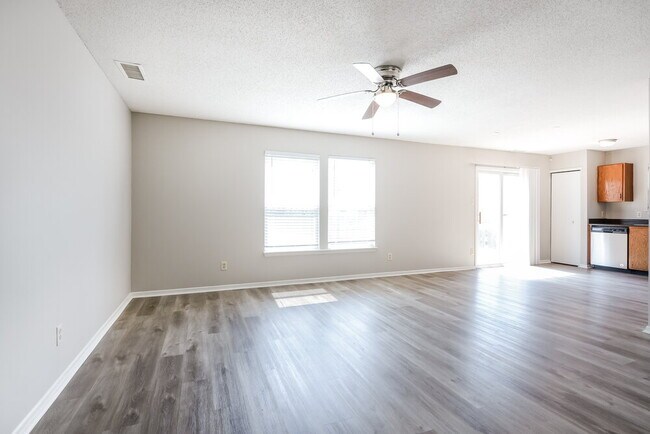 Photo - 3103 Earlswood Ln