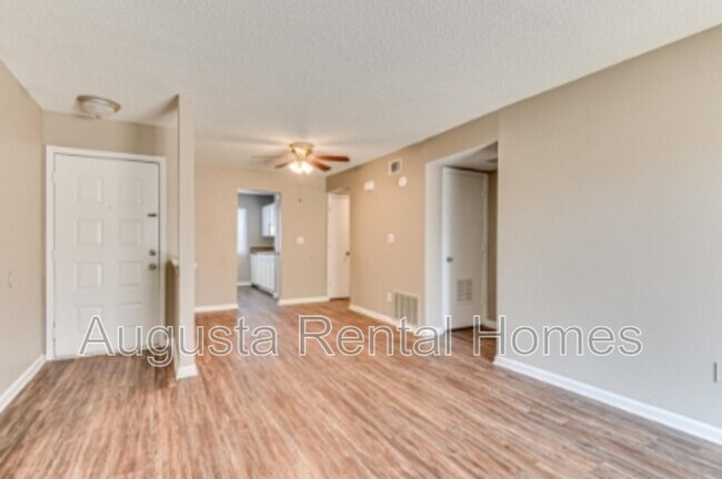 Photo - 2822 Thomas Ln