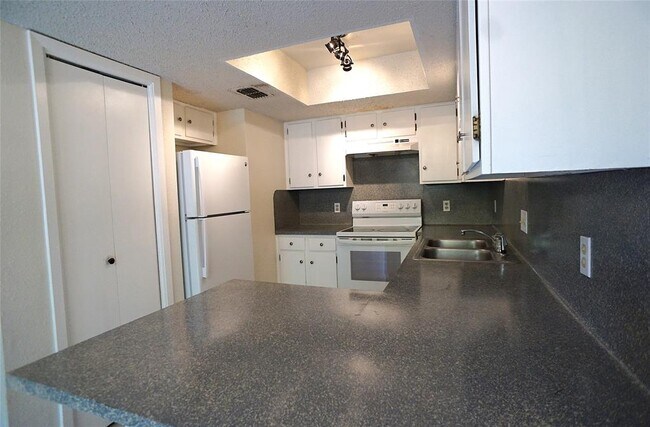 Photo - 8418 Fathom Cir Unidad C-302