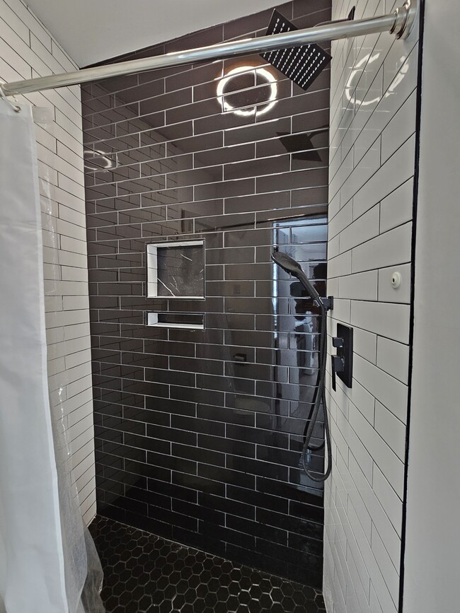 Photo - 2013 Lincoln Blvd Unit A