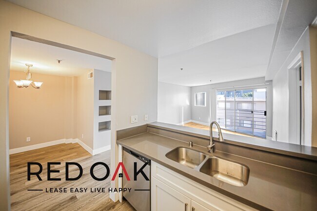 Photo - ~2 Weeks FREE~ Spacious, Beautiful Two Bed... Unidad 111