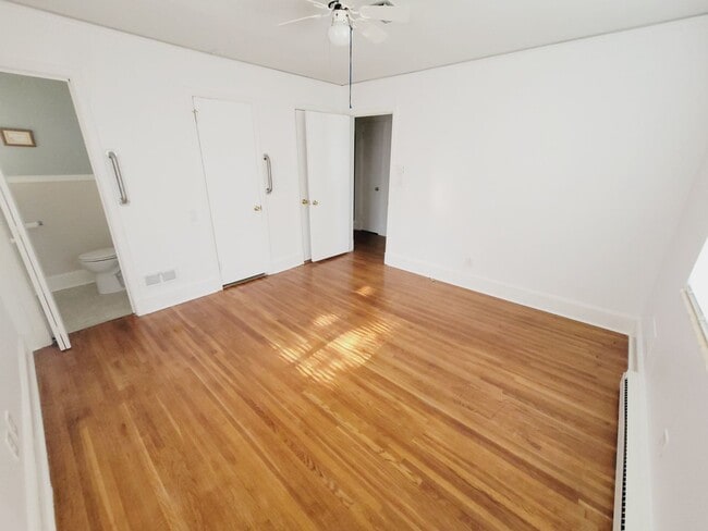 Photo - Spacious 3-Bed, 2-Bath Brick Ranch Home for Rent – Woodlawn Rd, Near Park Rd