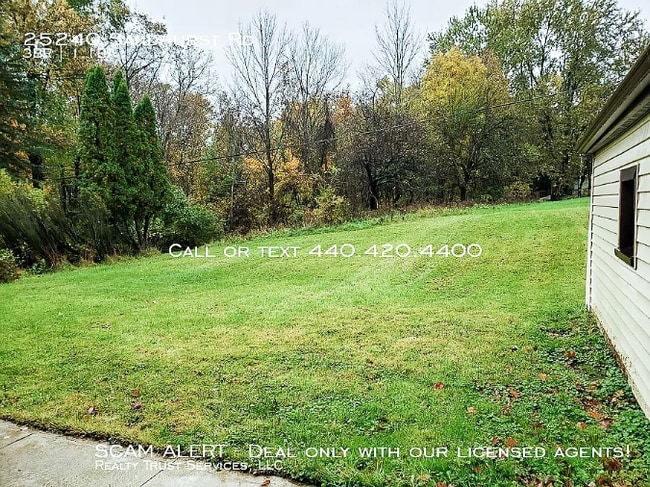 Photo - 25240 Sandhurst Rd
