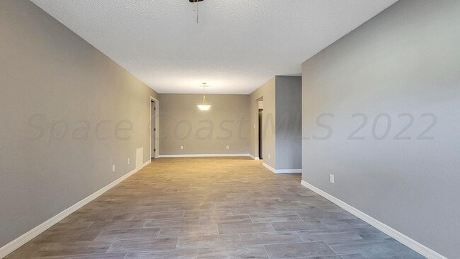 Photo - 318 Sun Dial Ct