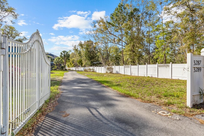 Building Photo - 3289 Cabot Cove Dr