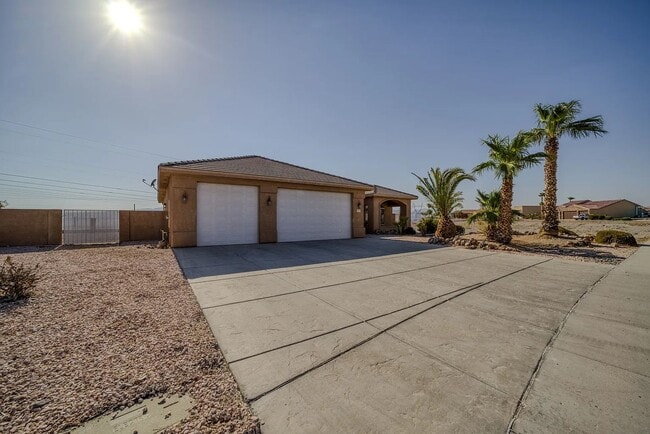 Photo - Spacious 3BR House in Bullhead City with a View of the Casinos