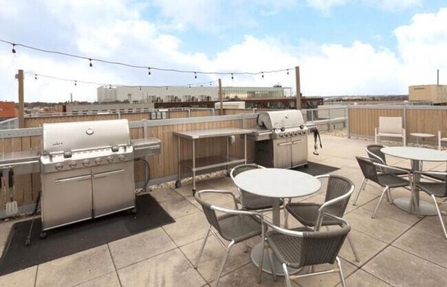 Photo - 919 Florida Ave NW