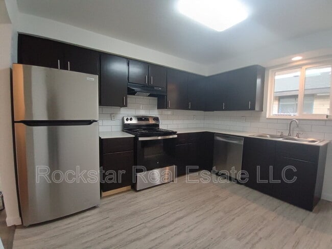 Photo - 222 E Crown Ave