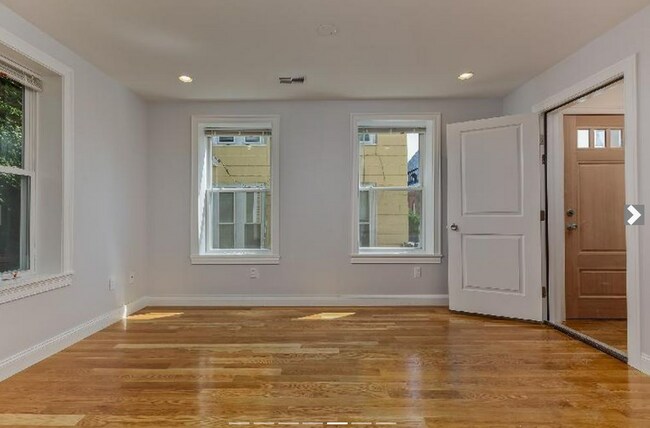 Photo - 719 Parker St Unit 2