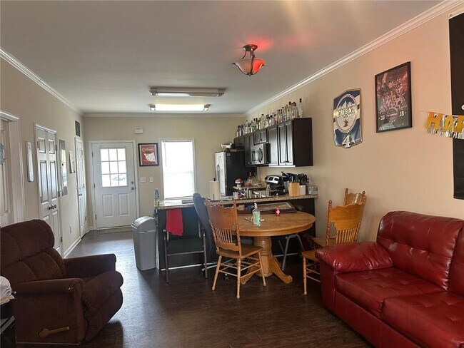 Photo - 194 Strickland Ave