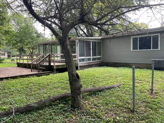 Photo - 5820 Wynn Rd