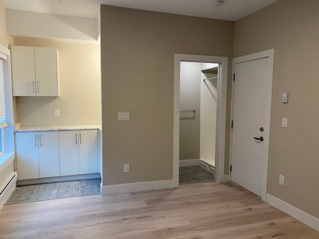 Photo - 253 Victoria Rd