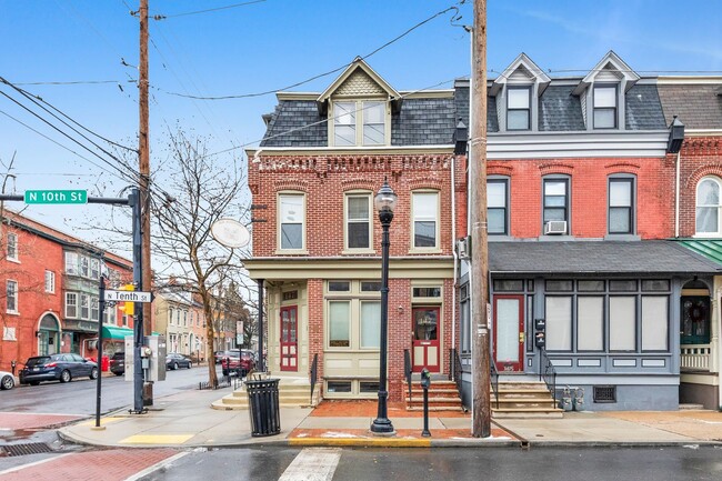 Building Photo - 147 N 10th St Unit 2