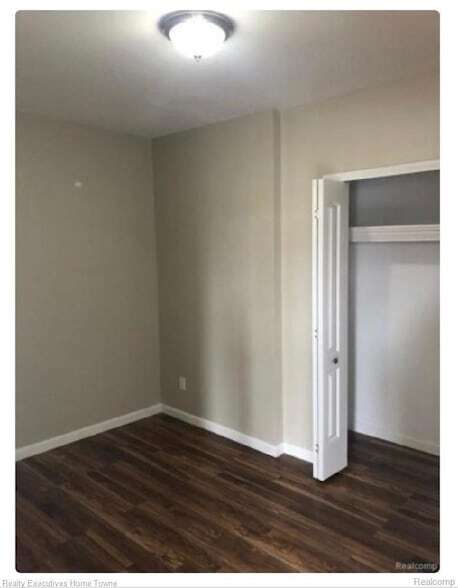 Photo - 11625 Joseph Campau Ave