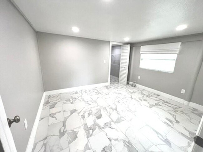 Photo - 1 Bedroom/1 Bathroom 1st Floor Duplex AVAILABLE AUGUST 7th!
