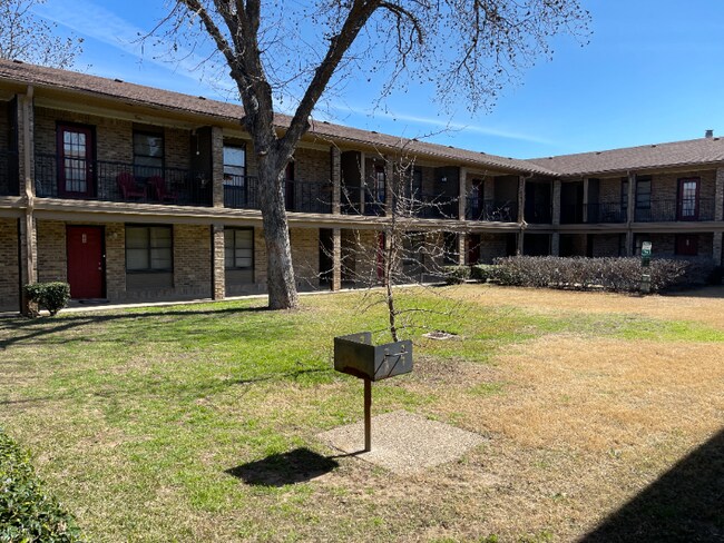 Photo - 1226 Baylor Ave Unidad 121 Rental