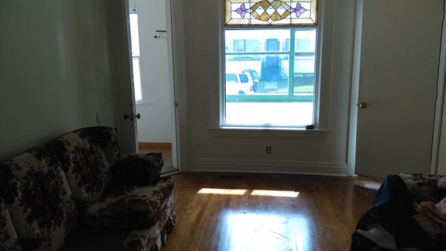 Building Photo - 1108 9th St N Unit Main