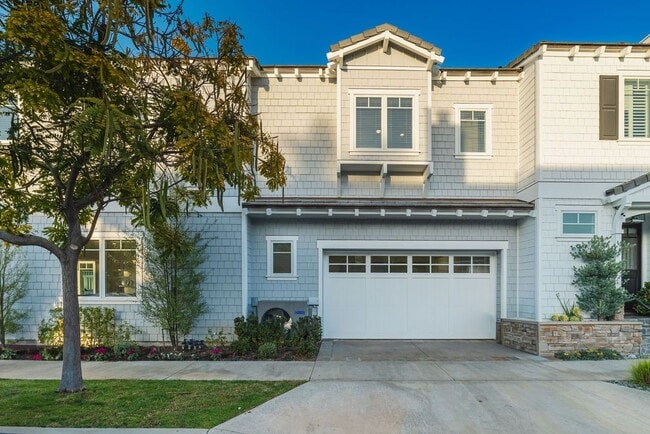 Photo - 700 Acacia Ave