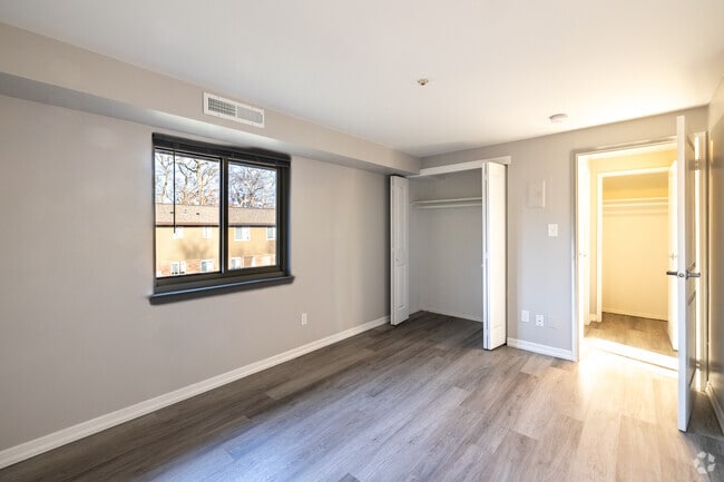1BR, 1 BA - 566SF - Bedroom