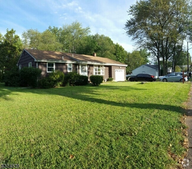 Building Photo - 103 Lake Ct Rental