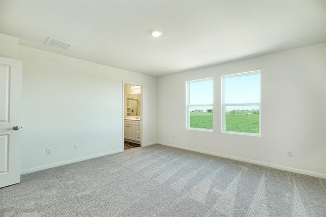 Photo - 1004 Sika Cv