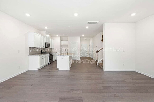 Photo - 2881 Yeager Dr NW