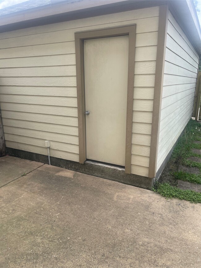 Photo - 2215 Walnut Fair Ln