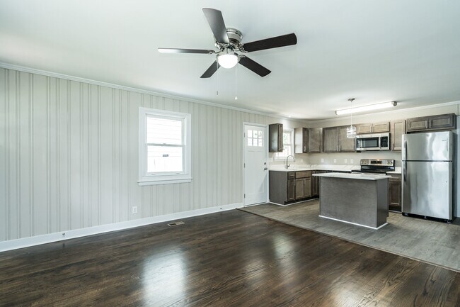 Photo - 504 N Maple St Unit A