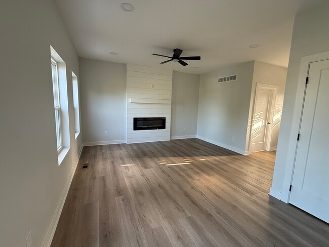 Photo - 4507 60th St