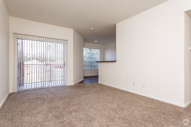 1BR, 1BA - 739SF Living Room