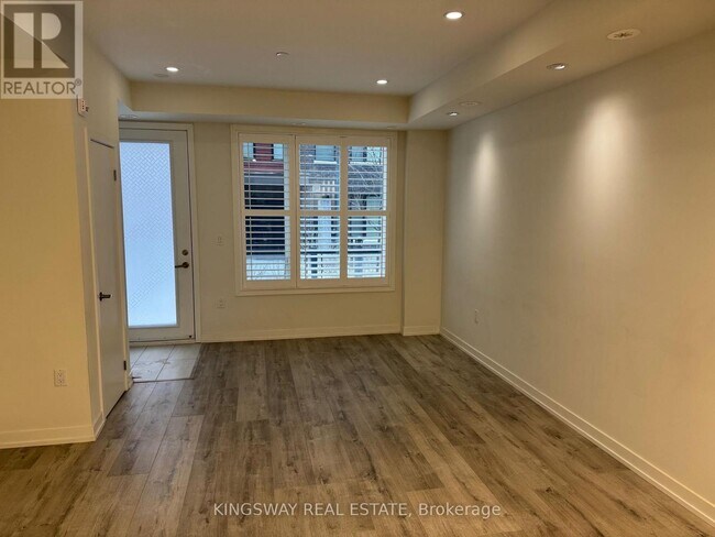 Photo - 3550 Colonial Dr