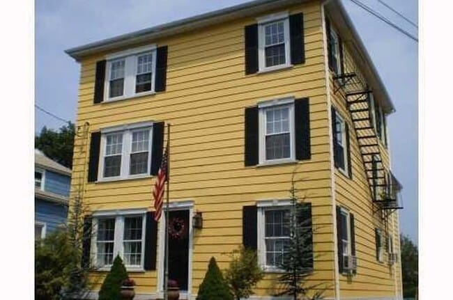 Photo - 12 Third School St