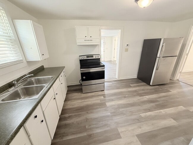 Photo - Charming, spacious 3-Bedroom Home in Central Columbia