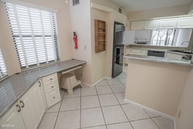 Photo - 2 br, 2 bath House - 123 Bay Colony Dr N