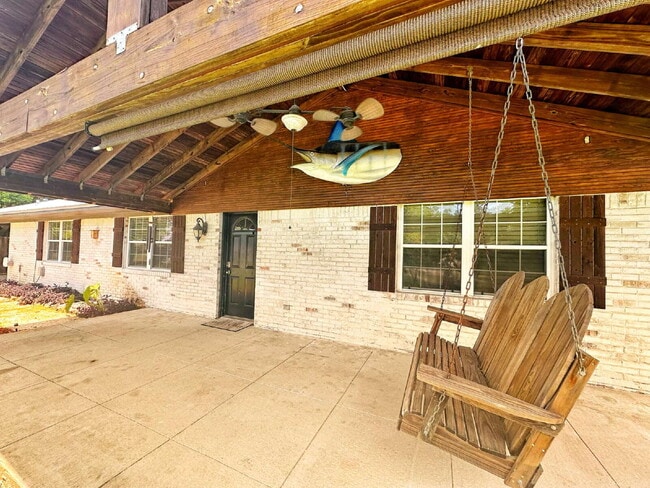 Building Photo - 112 Woodlawn Dr Rental