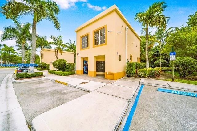 Building Photo - 10242 NW 7th St Unit 102 Rental
