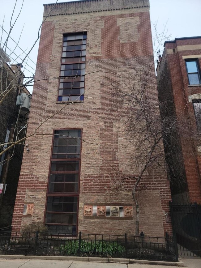 Building Photo - 160 W Burton Pl Unit 2R Rental