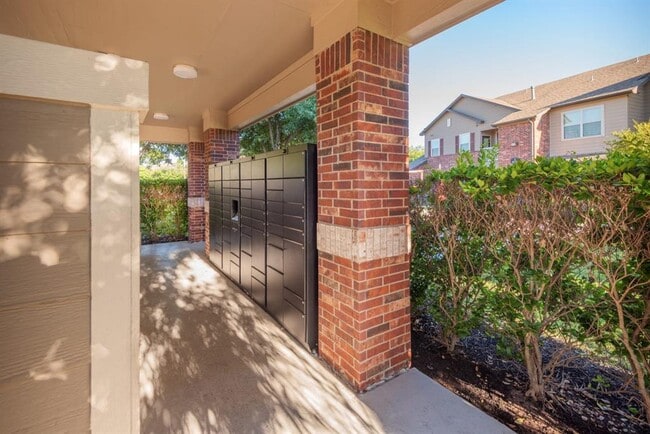 Photo - 12101 Dessau Rd Unidad 1108