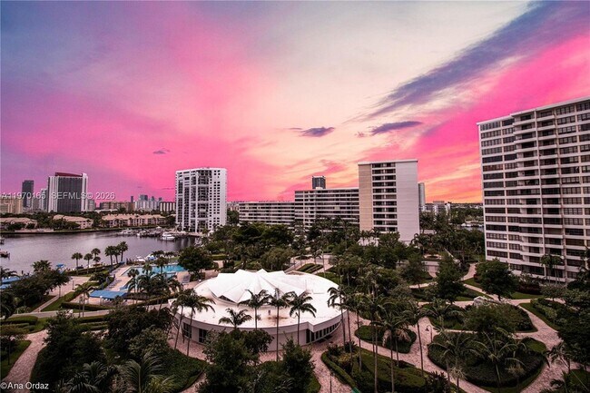 Building Photo - 2500 Parkview Dr Unit 1207